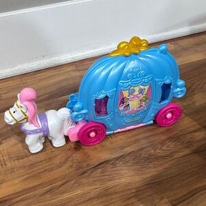 Fisher-Price Little People Disney Princess Cinderella's Dancing Carriage